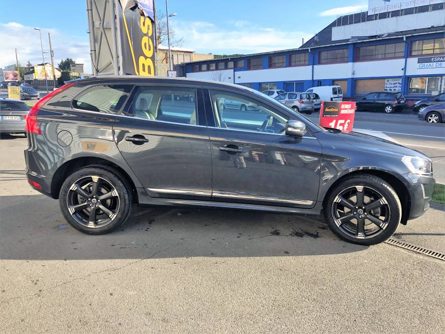 Annonce Volvo xc60 (2) d5 220 awd summum geartronic 6 2016 DIESEL occasion  - Labege - Haute-Garonne 31